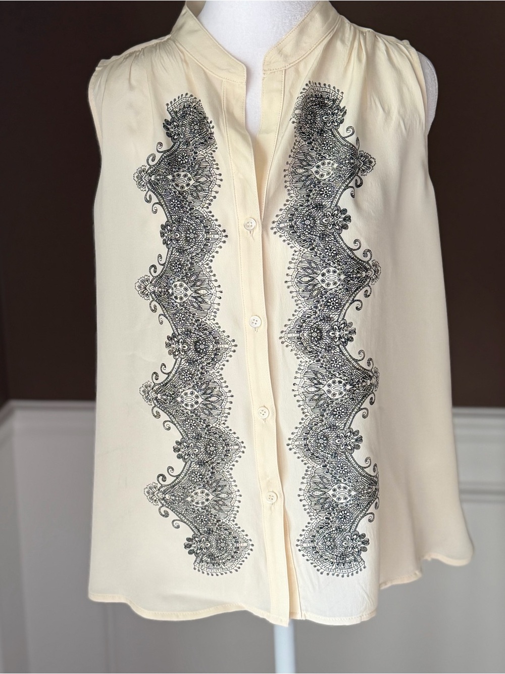 FIFTEEN TWENTY Sleeveless 100% Silk Women’s Button-Up Blouse Cream Size Small